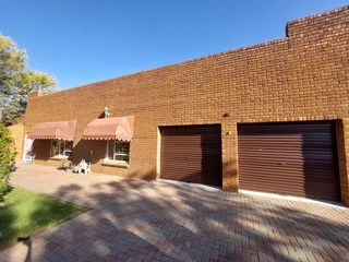 EXPERIENCE THE CHARM OF THIS STUNNING HOUSE IN HENNENMAN