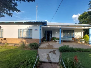 LOVELY 3 BEDROOM HOUSE IN HENNENMAN
