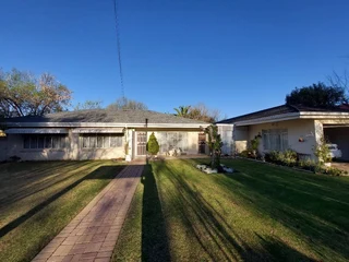 HOUSE FOR SALE IN HENNENMAN!
