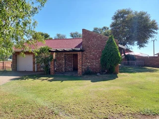 HOUSE FOR SALE IN HENNENMAN