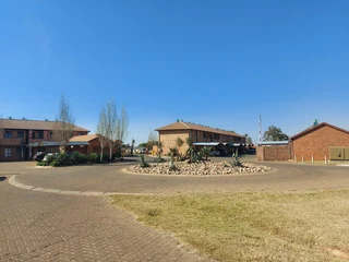 3 Bedroom Simplex For Sale in The Orchards, Akasia