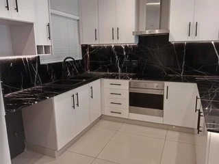 Modern Living in Izinga
