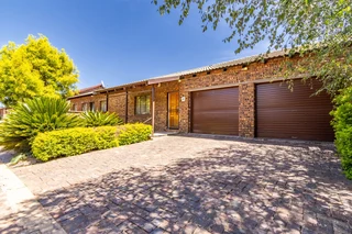 3 Bedroom Townhouse Available, Sharon Park