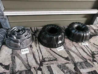Cake moulds