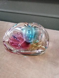 2 Vintage glass ashtrays
