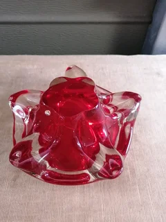 2 Vintage glass ashtrays