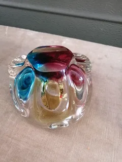 2 Vintage glass ashtrays