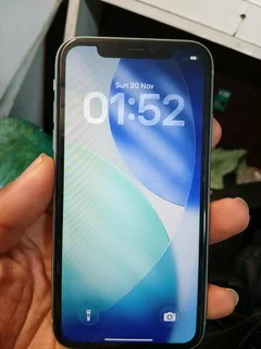 IPhone 11 64g wifi only R2000