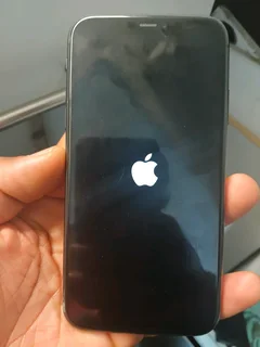 IPhone 11 64g wifi only R2000.