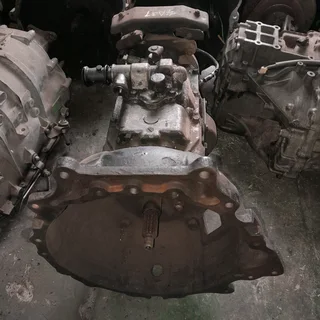 Used Mitsubishi Canter 4d31 gearbox for sale