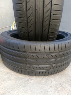 Two tyres sizes 255/40/21 continental normal