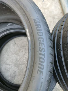 Two x3 and x5 tyres 275/40/20 Bridgestone runfat now available