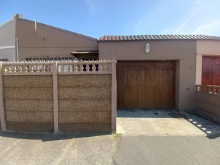 Well loved family home in the perfect location!