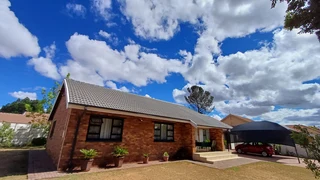 Beautiful 3 Bedroom Home in Vaalpark, Sasolburg, Near the Golf Course!