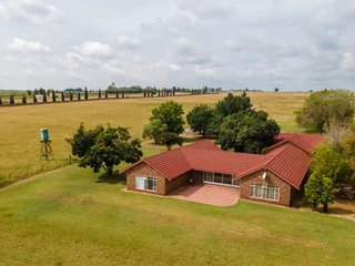 This rare piece of land with access to the Vaalrivier is available for a Developer with vision