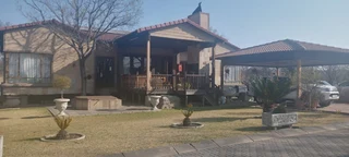 4 Bedroom House For Sale in Willow Creek!