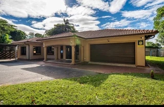 EXPERIENCE THIS MAGNIFICENT FAMILY HOME.