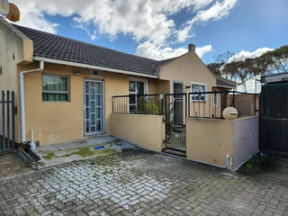 PRESTIGIOUS FAMILY HOME IN AN OUTSTANDING LOCATION !!!!