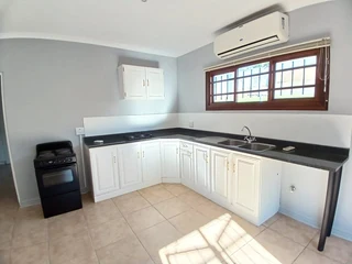 Spacious cottage in Hillcrest