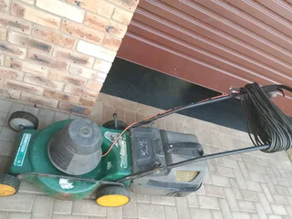 Trimtech Southern Cross lawn mower 2200 w with 10m extension