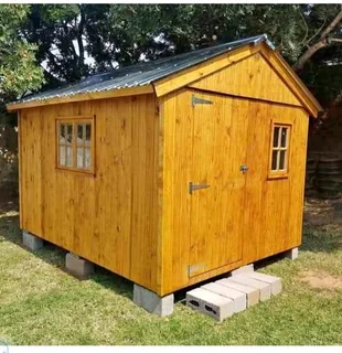 Log cabin Wendy houses