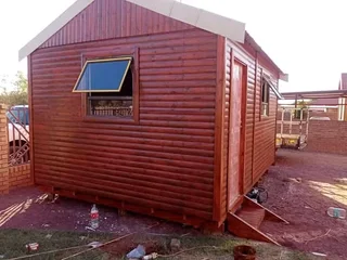 Good quality log houses