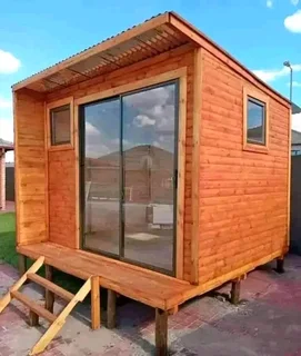 Log cabin Wendy houses