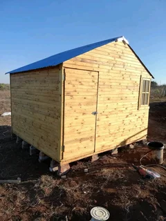 Log cabin Wendy houses