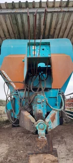 Labrador 120 Feed Mixer Running Daily