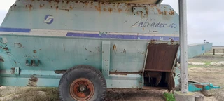 Labrador 160 Feed mixer for sale needs TLC not currently running