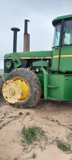 John Deere 8440 Tractor (4 Wheel)