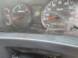 2015-- ISUZU FSR800 AMT DROPSIDE BODY TRUCK- AA4212