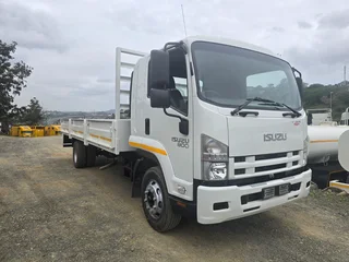 2015-- ISUZU FSR800 AMT DROPSIDE BODY TRUCK- AA4212