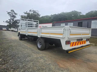 2015-- ISUZU FSR800 AMT DROPSIDE BODY TRUCK- AA4212