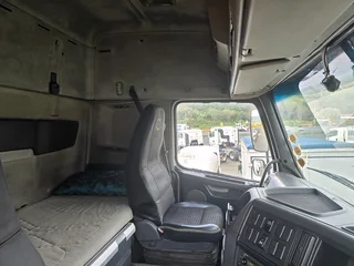 2011- VOLVO FH440 TRUCK TRACTOR- AA4131