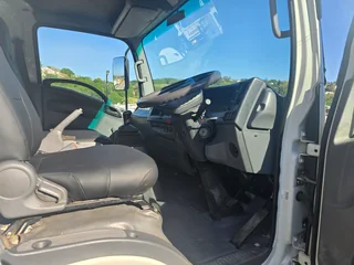 2016- ISUZU NPR400 VANBODY TRUCK- AA4214