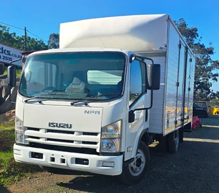 2016- ISUZU NPR400 VANBODY TRUCK- AA4214