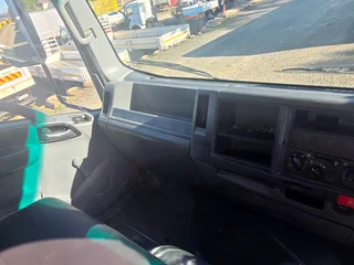 2016- ISUZU NPR400 VANBODY TRUCK- AA4214