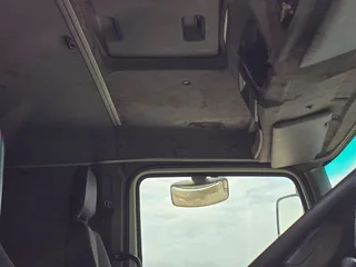 2009- MERCEDES-BENZ AXOR TRUCK TRACTOR- T688