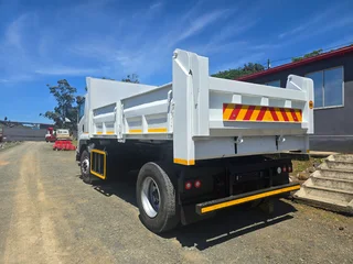 2018- ISUZU FRT850 TIPPER TRUCK- AA4220
