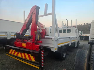2013- HINO 300-815 CREWCAB DROPSIDE &#43; CRANE TRUCK- T755