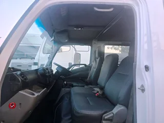 2013- HINO 300-815 CREWCAB DROPSIDE &#43; CRANE TRUCK- T755