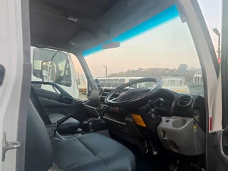 2013- HINO 300-815 CREWCAB DROPSIDE &#43; CRANE TRUCK- T755