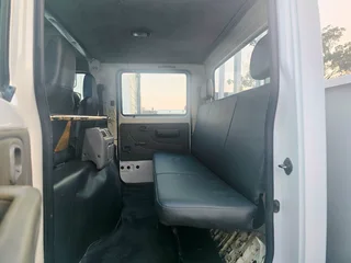 2013- HINO 300-815 CREWCAB DROPSIDE &#43; CRANE TRUCK- T755