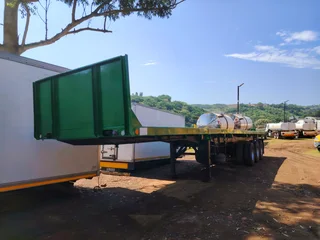 1988- HENRED FRUEHAUF FLATDECK TRAILER- T625