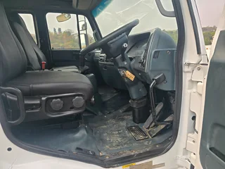 2012- UD100 DROPSIDE BODY TRUCK- T803