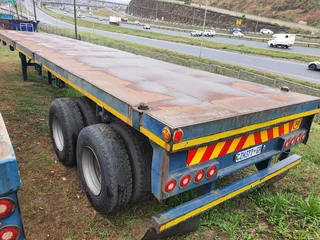 1972- HENRED FRUEHAUF SEMI TRAILER FLATDECK- T809