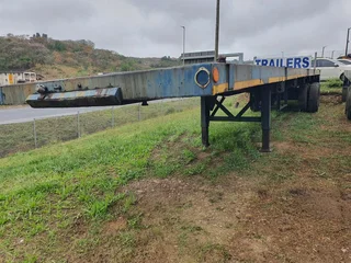 1972- HENRED FRUEHAUF SEMI TRAILER FLATDECK- T809