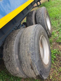 1972- HENRED FRUEHAUF SEMI TRAILER FLATDECK- T809