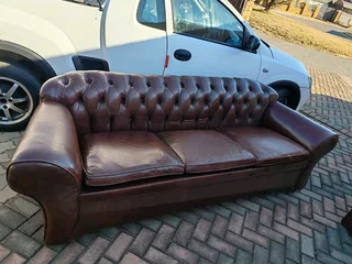 Genuine Chesterfield leather couches (3&#43;1)